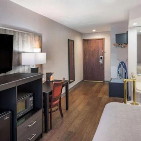 Quality Inn & Suites Cincinnati I-275 Springdale Eksteriør bilde