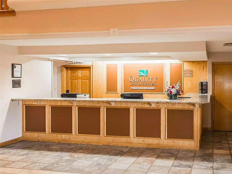 Quality Inn & Suites Cincinnati I-275 Springdale Eksteriør bilde