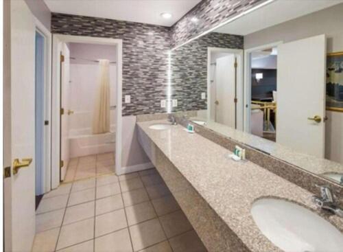 Quality Inn & Suites Cincinnati I-275 Springdale Eksteriør bilde