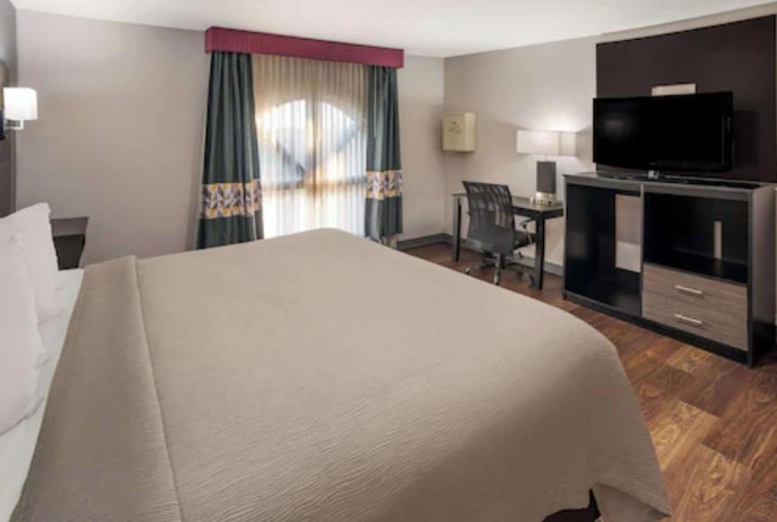 Quality Inn & Suites Cincinnati I-275 Springdale Eksteriør bilde