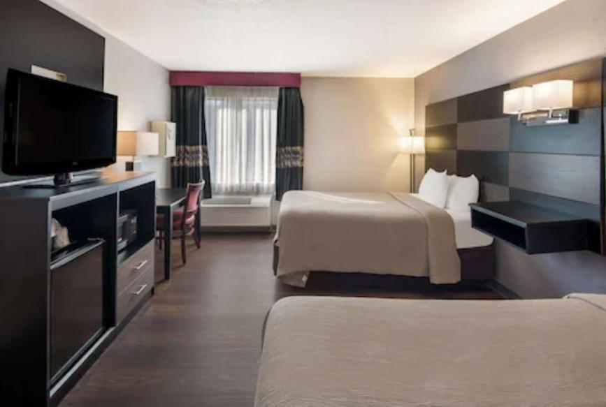 Quality Inn & Suites Cincinnati I-275 Springdale Eksteriør bilde