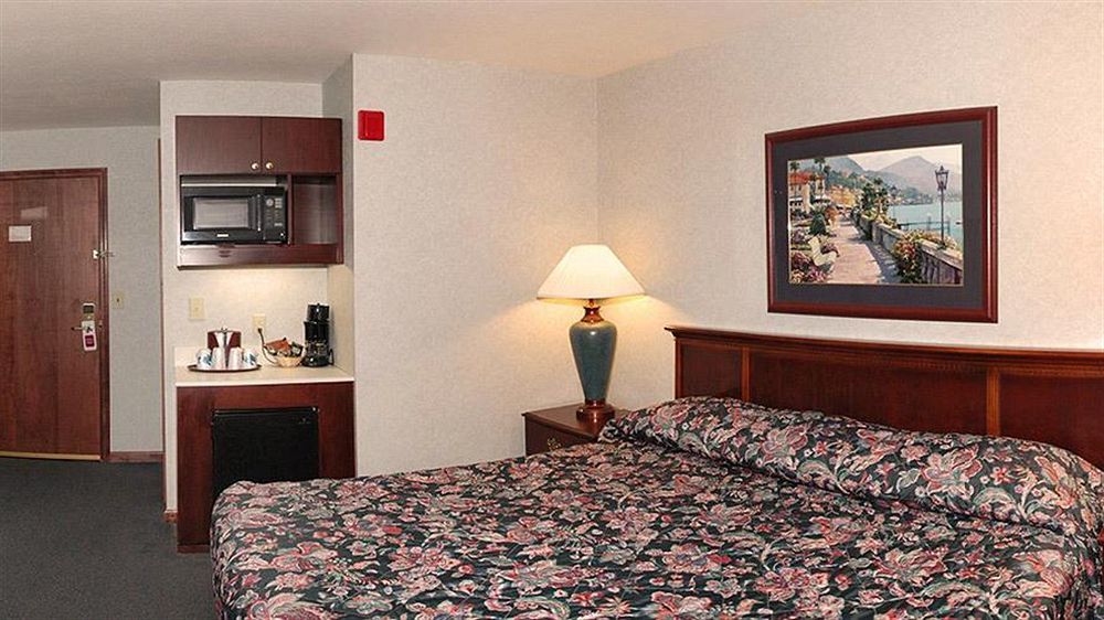 Quality Inn & Suites Cincinnati I-275 Springdale Eksteriør bilde