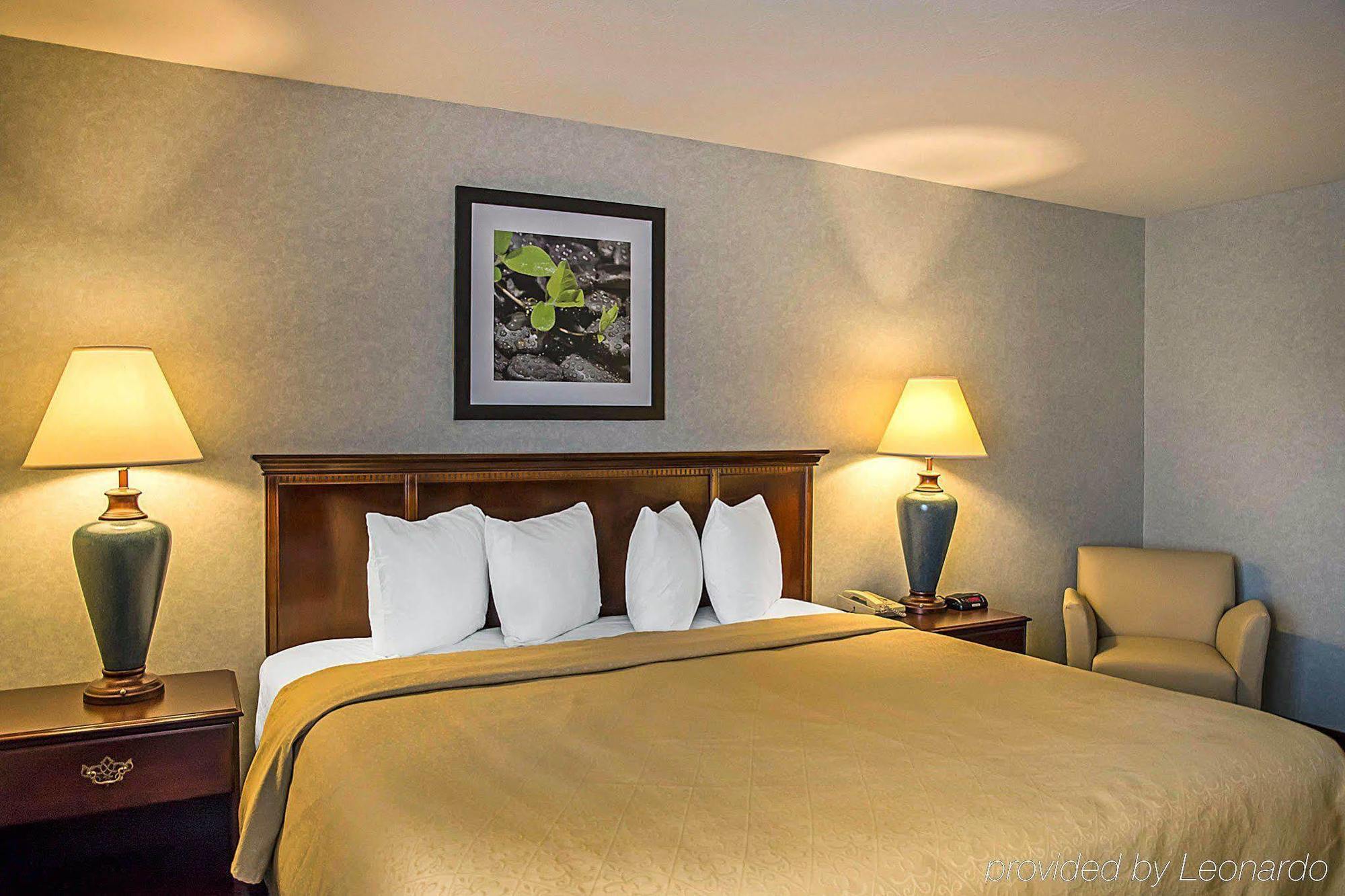 Quality Inn & Suites Cincinnati I-275 Springdale Eksteriør bilde